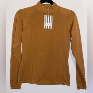 HENRI BENDEL Pure Wool lite weight knit sweater top!